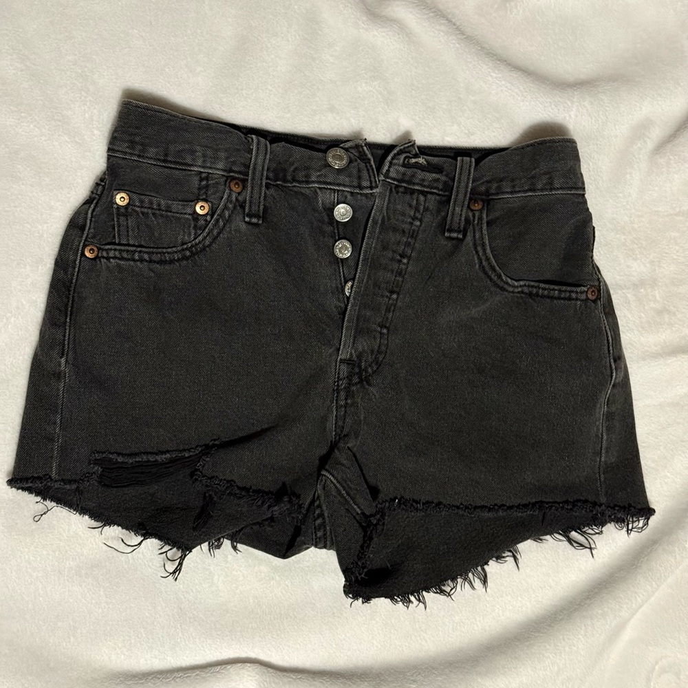 Levi’s Black High Rise Denim Cutoff Shorts Women’s Raw Hem Button Fly Jean Short